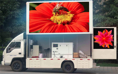 常見(jiàn)的車(chē)載LED廣告顯示屏有哪些