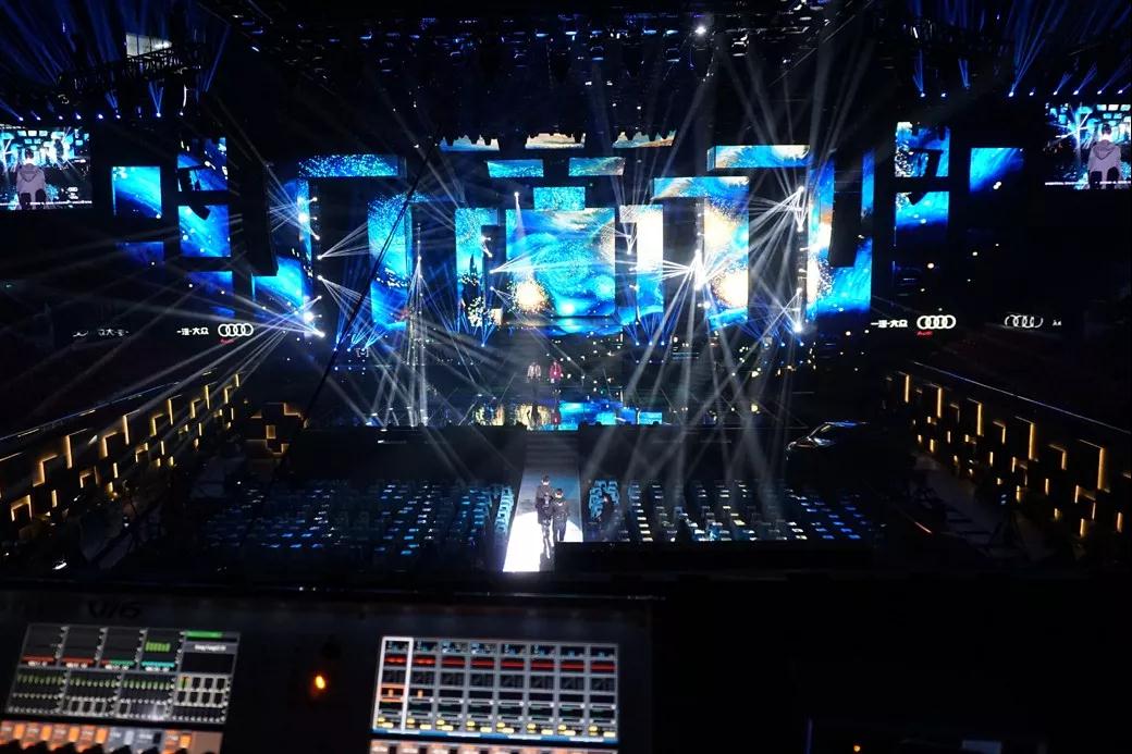 砸錢拼舞美 各衛(wèi)視2019年跨年晚會(huì)即將“開(kāi)戰(zhàn)”